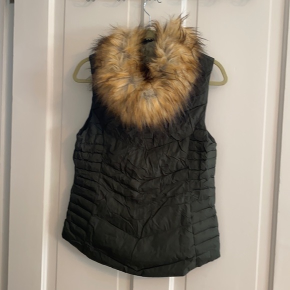 Alpine down vest - Picture 3 of 3